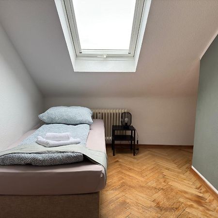 Comfortable Shared Apartment With Private Room In 韦塞林 外观 照片