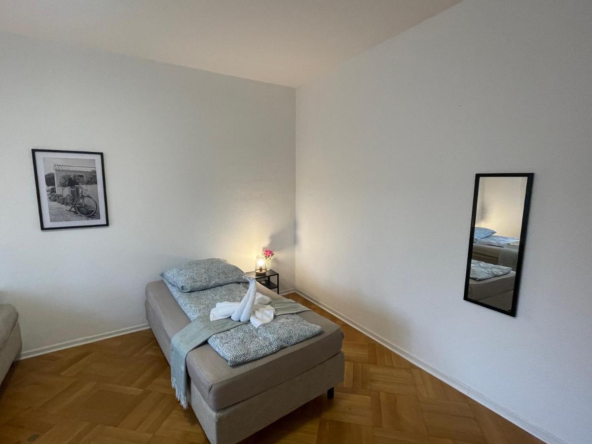 Comfortable Shared Apartment With Private Room In 韦塞林 外观 照片