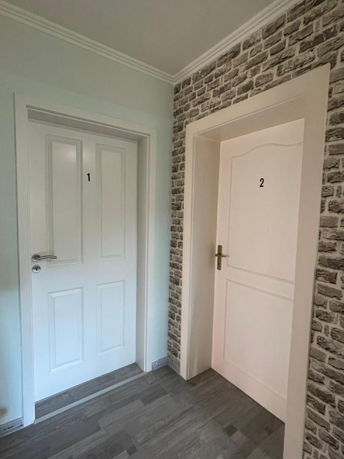 Comfortable Shared Apartment With Private Room In 韦塞林 外观 照片