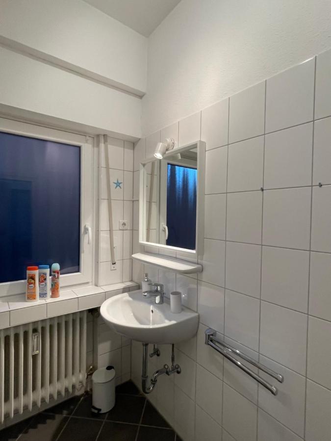 Comfortable Shared Apartment With Private Room In 韦塞林 外观 照片
