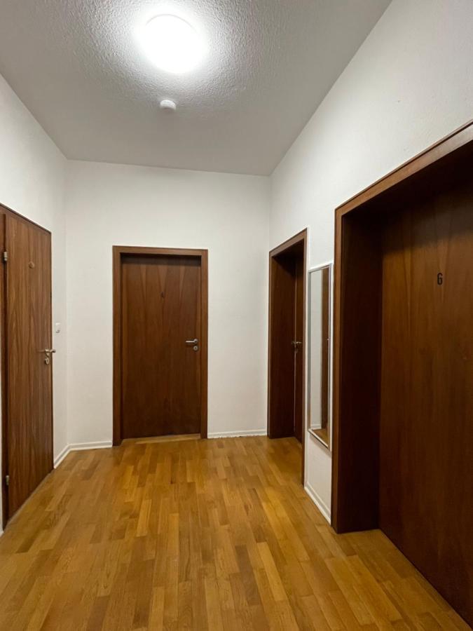 Comfortable Shared Apartment With Private Room In 韦塞林 外观 照片