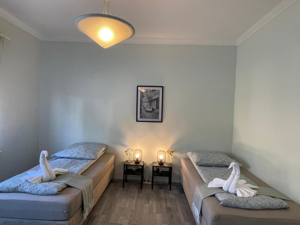 Comfortable Shared Apartment With Private Room In 韦塞林 外观 照片
