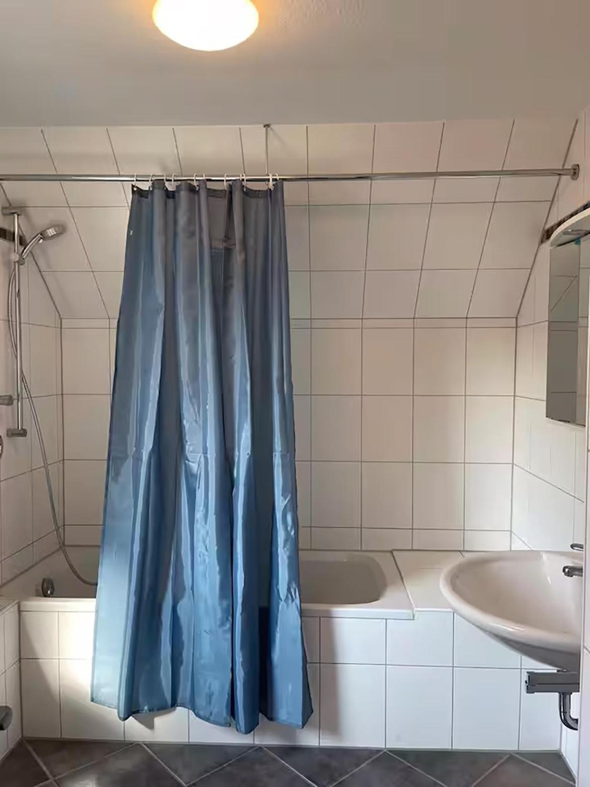 Comfortable Shared Apartment With Private Room In 韦塞林 外观 照片